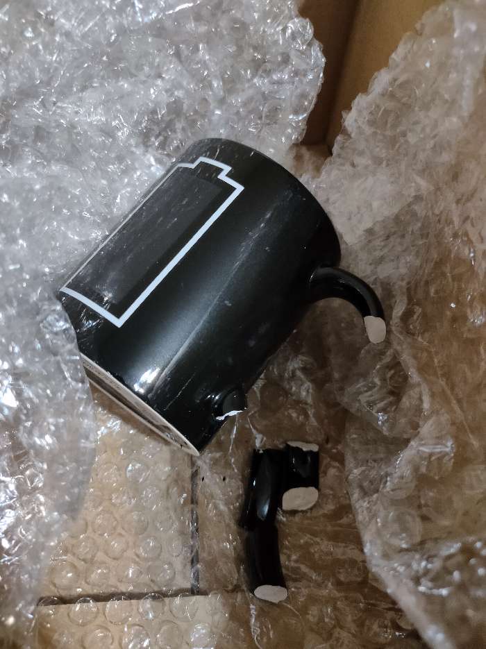 Фотография покупателя товара Кружка-хамелеон керамическая Доляна «Заряд энергии», 350 мл, цвет чёрный - Фото 2