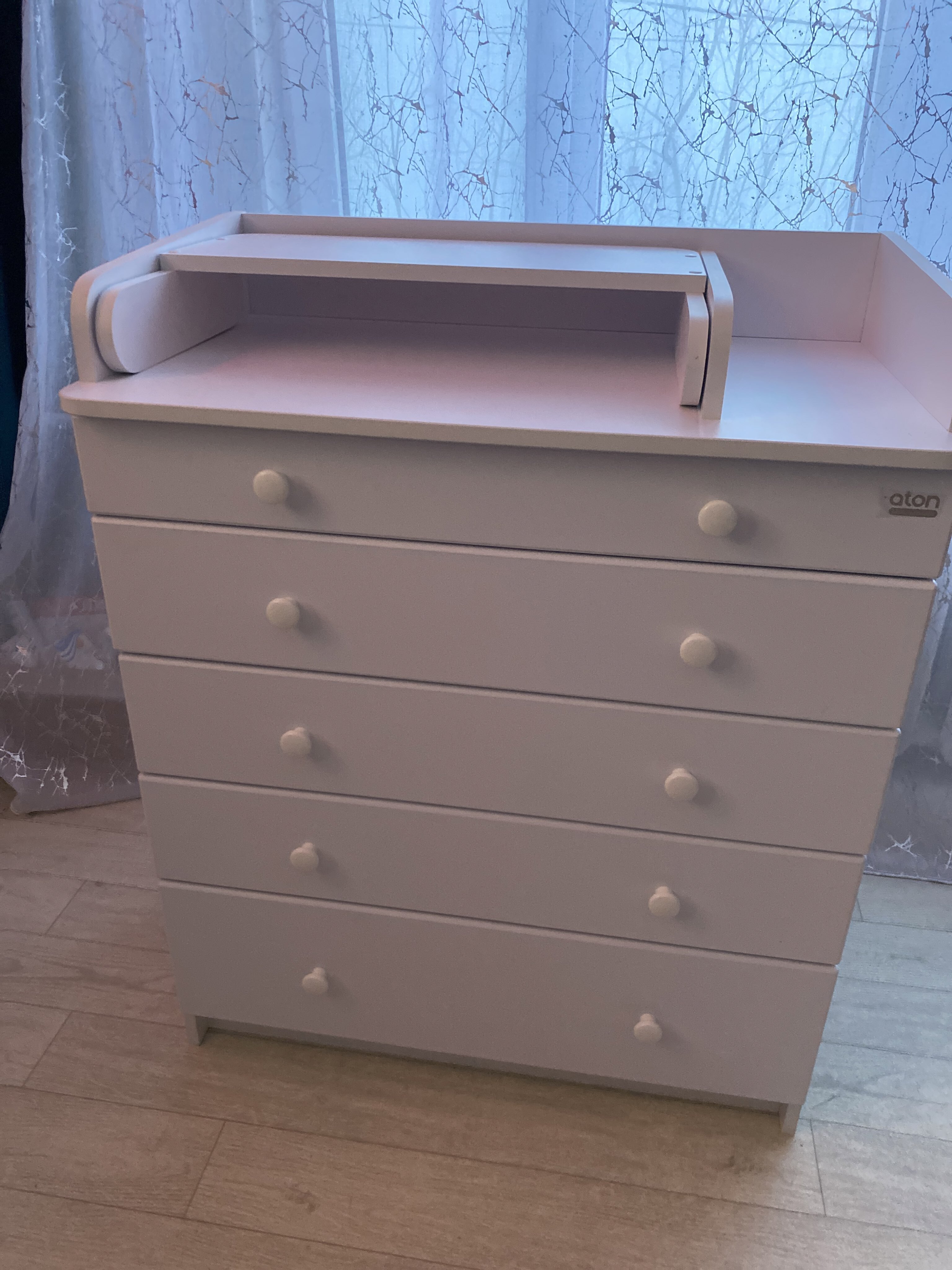 Фотография покупателя товара Комод пеленальный детский Maks 800/5, 80х47х101 см., 5 ящиков, с органайзером, МДФ/ЛДСП, цвет белый - Фото 2