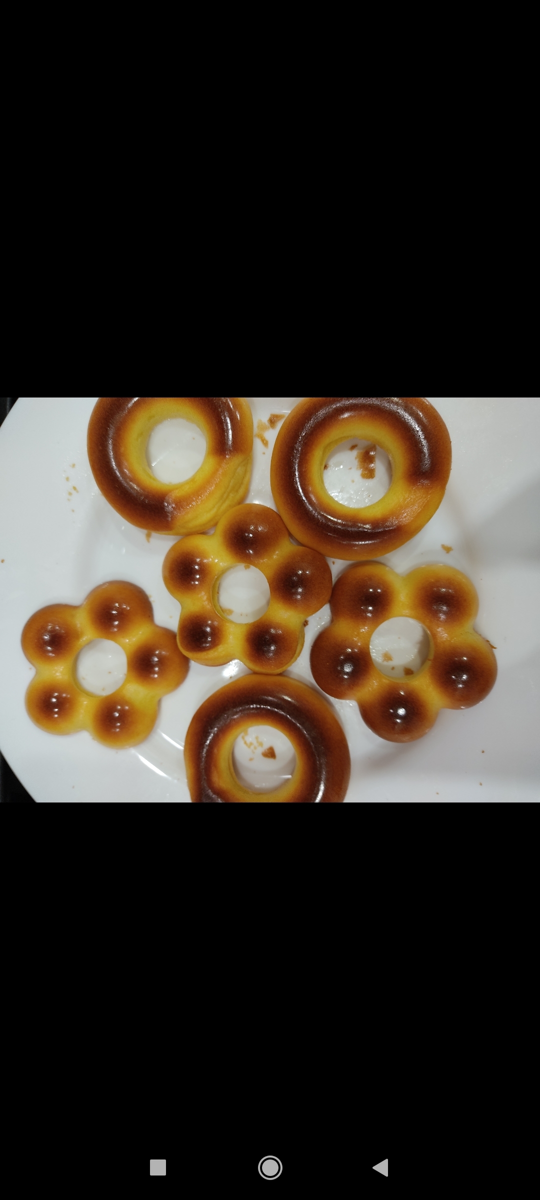 Фотография покупателя товара Форма для выпечки Доляна «Сладости. Пончик и Ромашка», силикон, 25,5×17,5 см, 6 ячеек, цвет МИКС - Фото 1