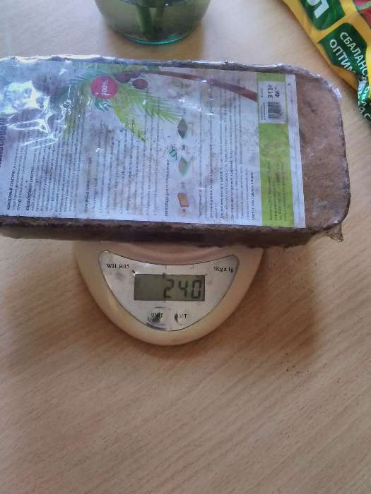 Фотография покупателя товара Субстрат кокосовый Universal (100%), 4 л, вес брикета 280 - 340 г