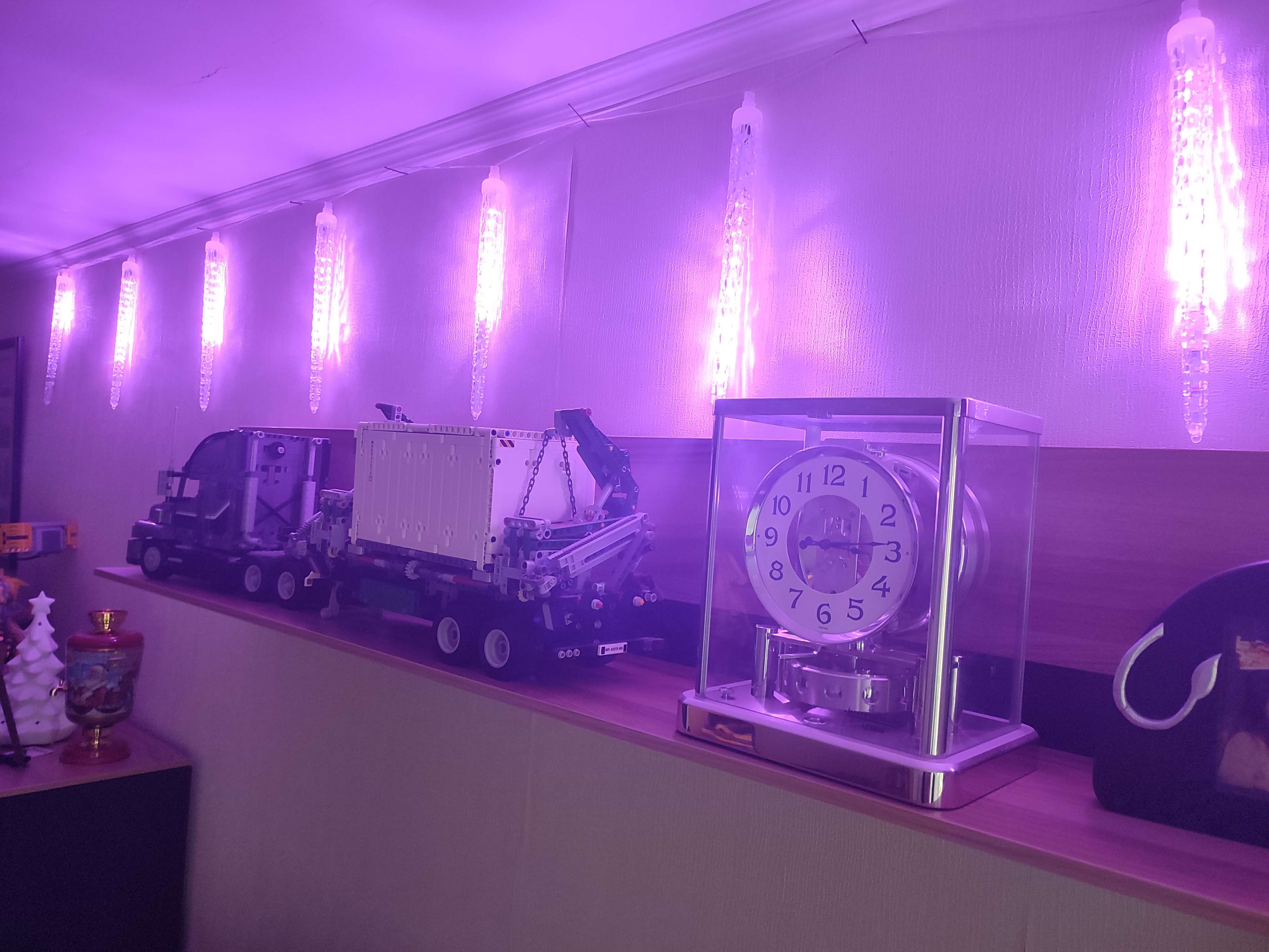Фотография покупателя товара Гирлянда «Сосульки рифленые» 2.5 × 0.3 м, IP65, прозрачная нить, 192 LED, свечение белое с эффектом стекания, 12 В, УЦЕНКА - Фото 1