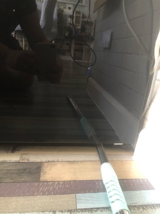 Фотография покупателя товара Швабра для мытья пола плоская Доляна, гибкая, для труднодоступных мест, насадка из микрофибры, 9×2,5×130 см, цвет МИКС - Фото 2