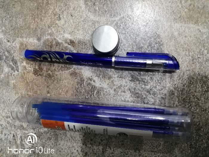 Фотография покупателя товара Набор ручка гелевая со стираемыми чернилами, пишущий узел 0.5 мм, чернила синие+9 синих стержней - Фото 41