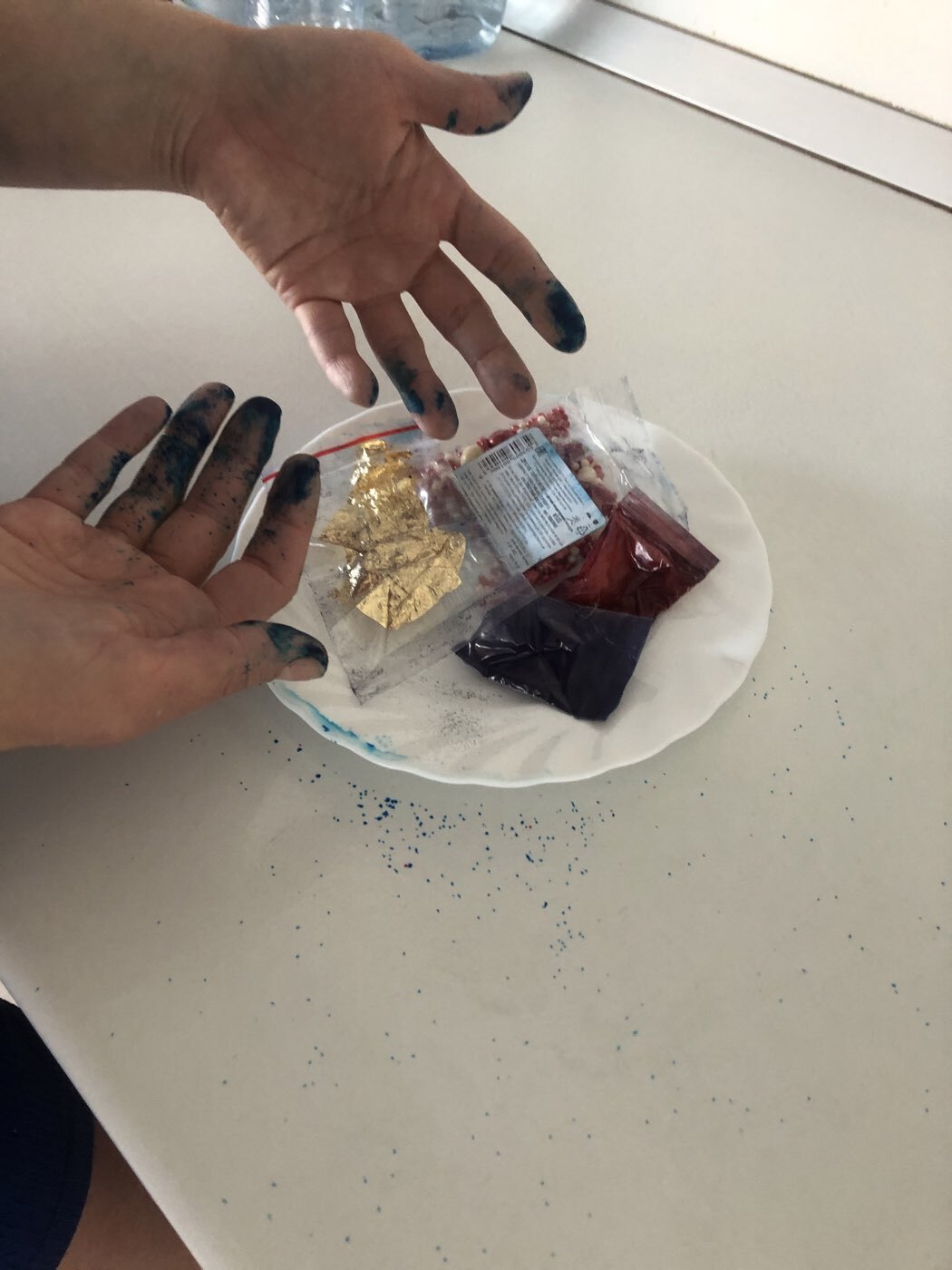 Фотография покупателя товара Пасхальный набор с декором для куличей и яиц: посыпка, красители, золотая поталь - Фото 3