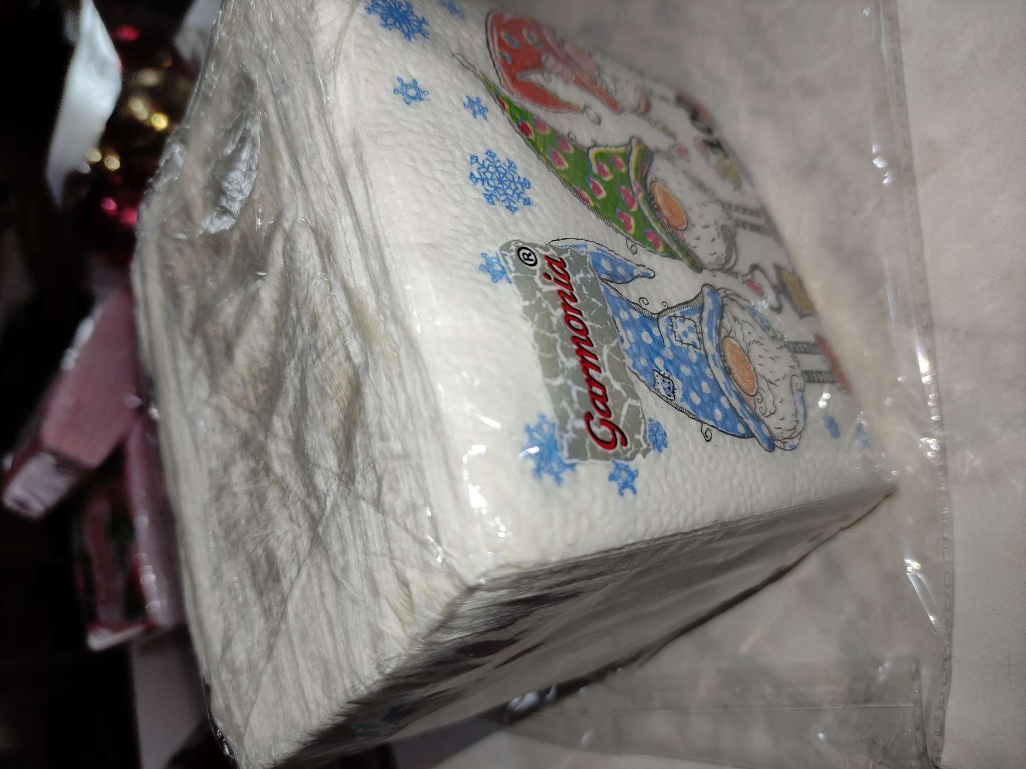 Фотография покупателя товара Салфетки новогодние бумажные «Сказочные гномы», 24×24 см, 100 шт. - Фото 1