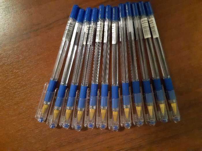 Фотография покупателя товара Ручка шариковая 0.5 мм, стержень синий, корпус прозрачный с резиновым держателем - Фото 18