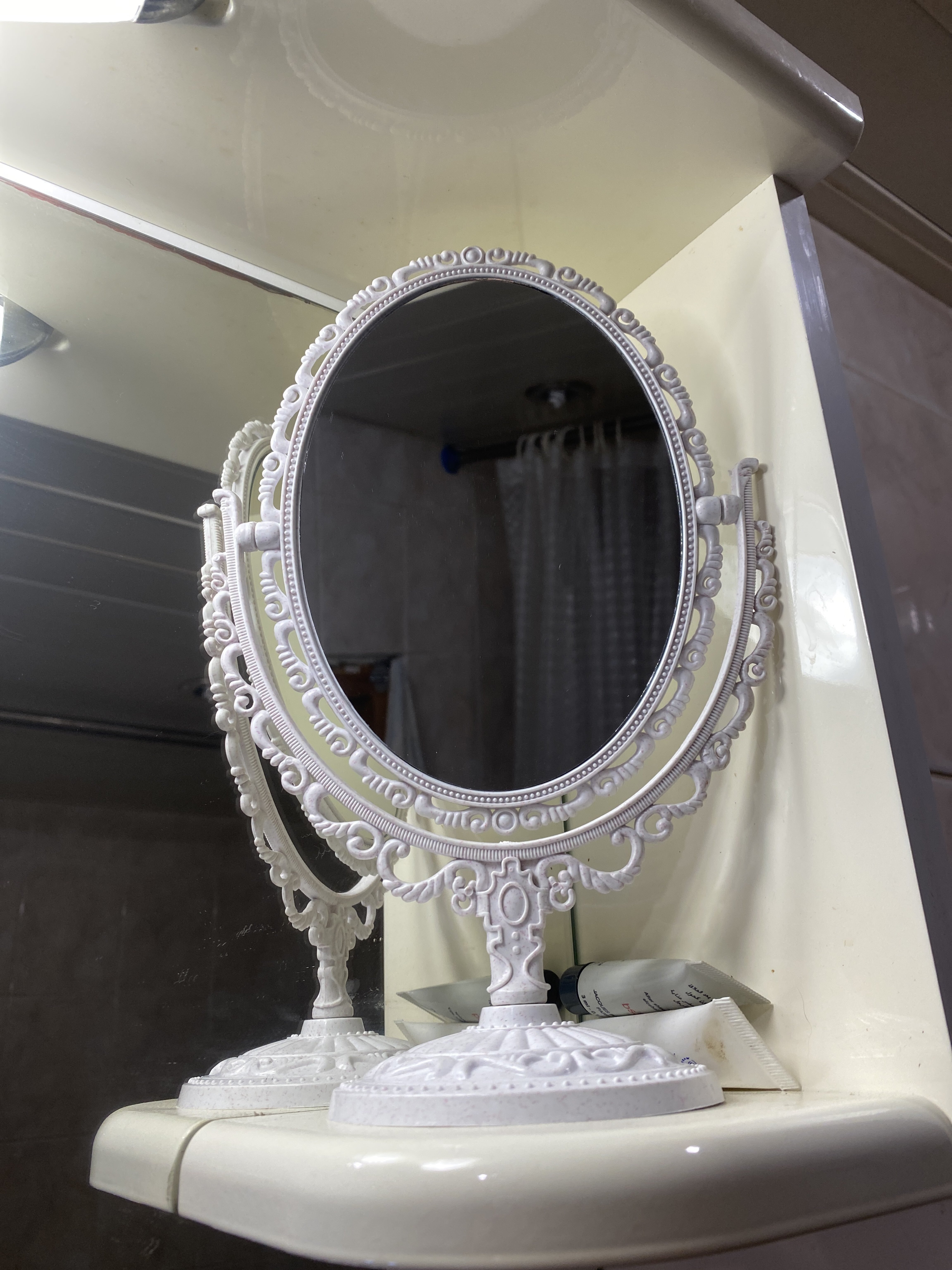 Фотография покупателя товара Зеркало декоративное, с увеличением х2, двустороннее, 16.5×24.5 см, (11×15.5 см), белое - Фото 5