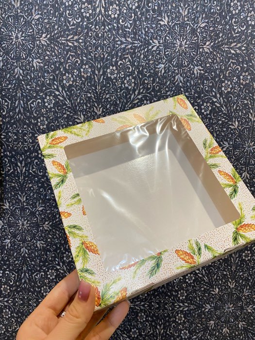 Фотография покупателя товара Коробка складная «Шишки», 20 × 20 × 4 см