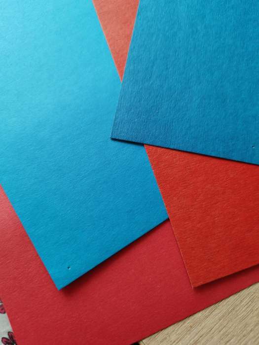 Фотография покупателя товара Картон цветной А5, 6 листов, 6 цветов, немелованный 200 - 220 г/м2, на скобе - Фото 4