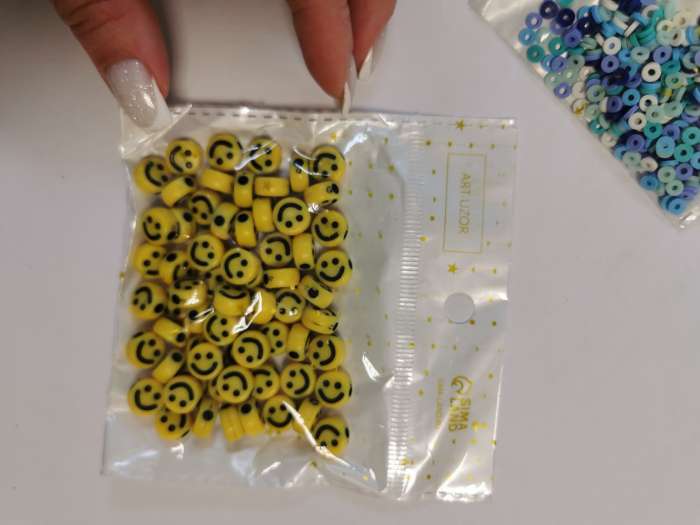 Фотография покупателя товара Бусины для творчества пластик «Жёлтый смайл», круг, набор 20 г, 0.5×1×1 см - Фото 1