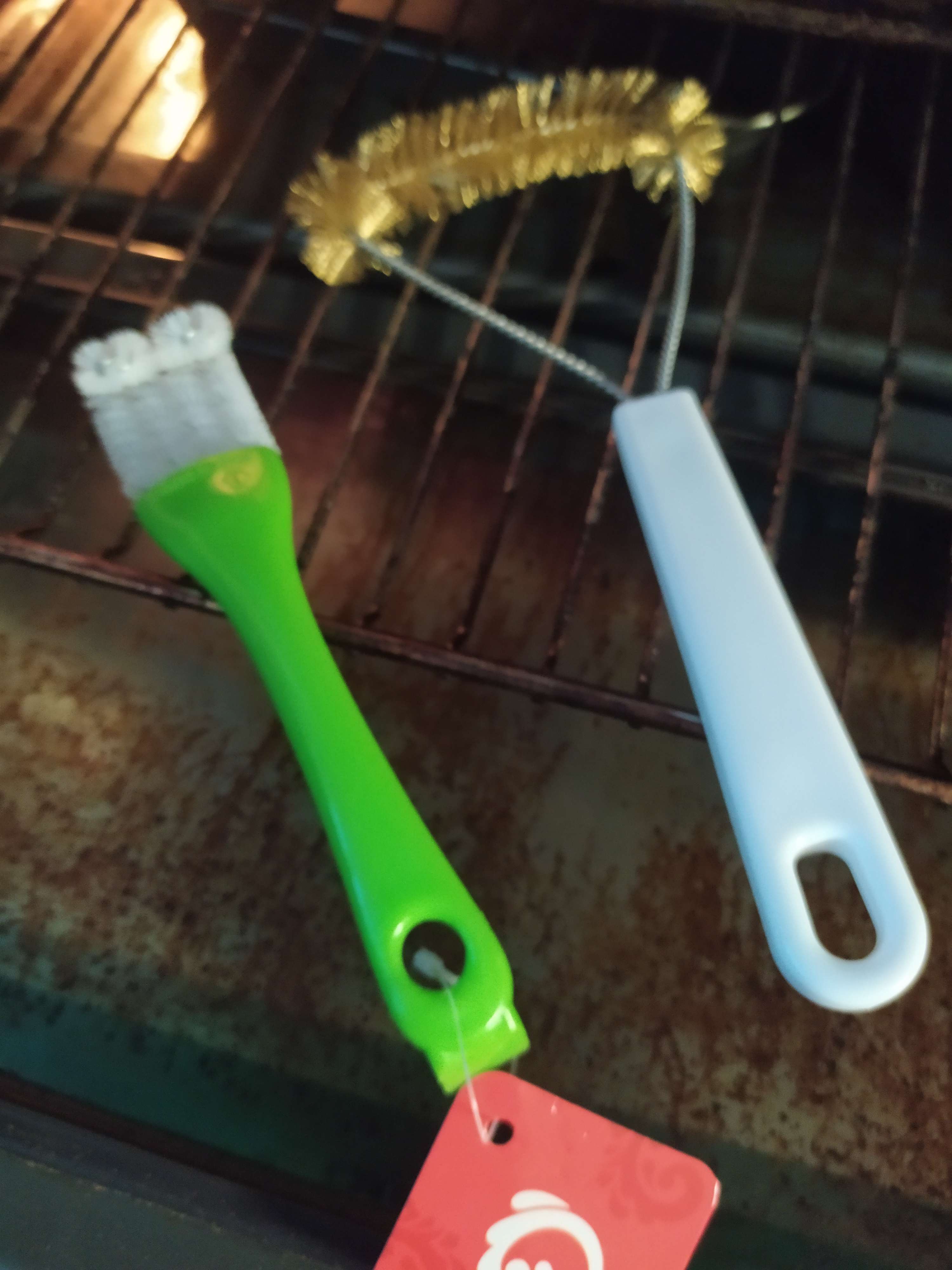 Фотография покупателя товара Щётка для чистки посуды и решёток-гриль Доляна, 23,5×11 см, с металлической щетиной - Фото 3