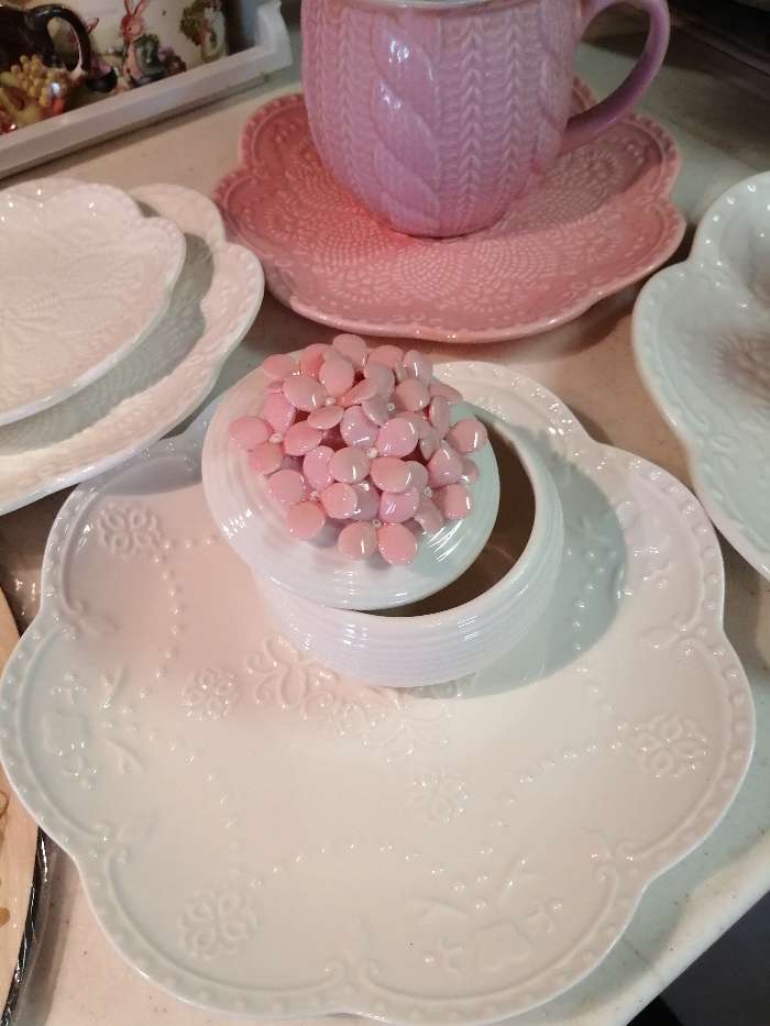 Фотография покупателя товара Банка керамическая для сыпучих продуктов «Цветы», 180 мл, цвет белый, розовый