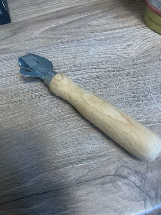 Фотография покупателя товара Открывалка не клепаная, 17×4 см, цинк, с деревянной ручкой из бука