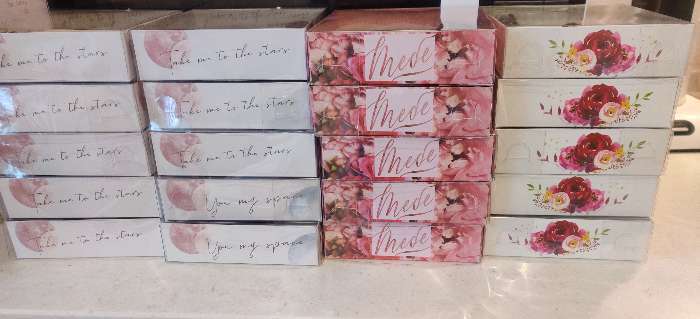 Фотография покупателя товара Коробка для макарун с подложками, кондитерская упаковка «Тебе», 12 х 12 х 3,5 см - Фото 2