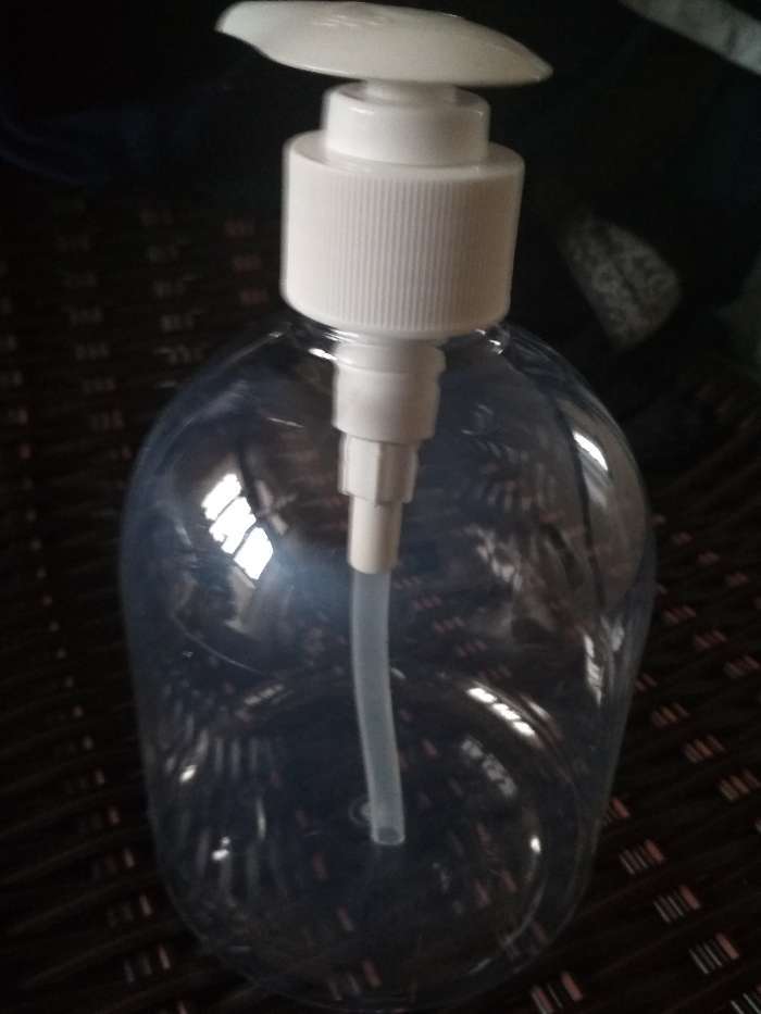Фотография покупателя товара Дозатор для жидкого мыла Доляна, 500 мл, 8,5×17 см, цвет прозрачный - Фото 2