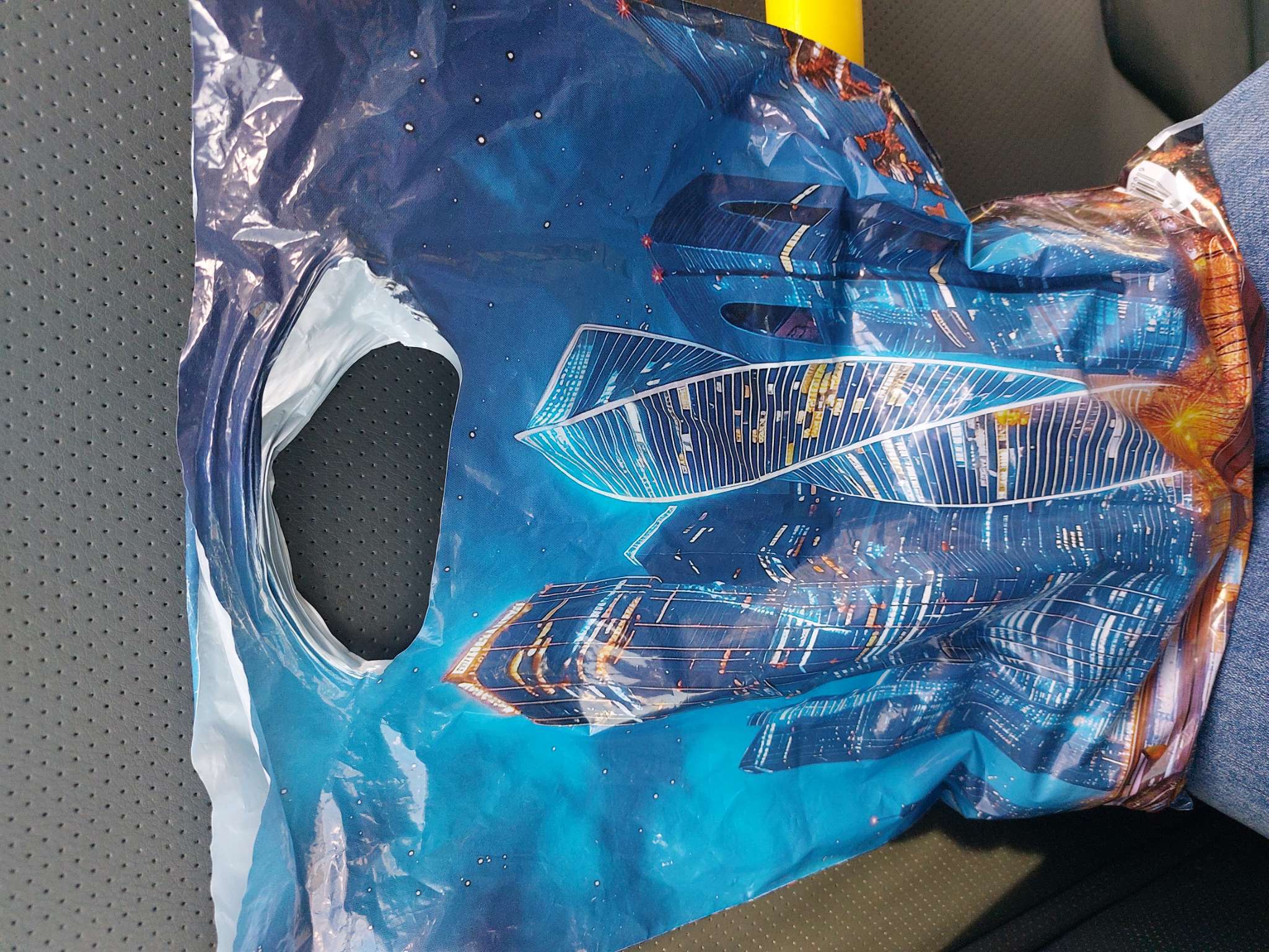 Фотография покупателя товара Пакет подарочный «Москва», полиэтиленовый с вырубной ручкой, 30×40 см 50 мкм - Фото 1