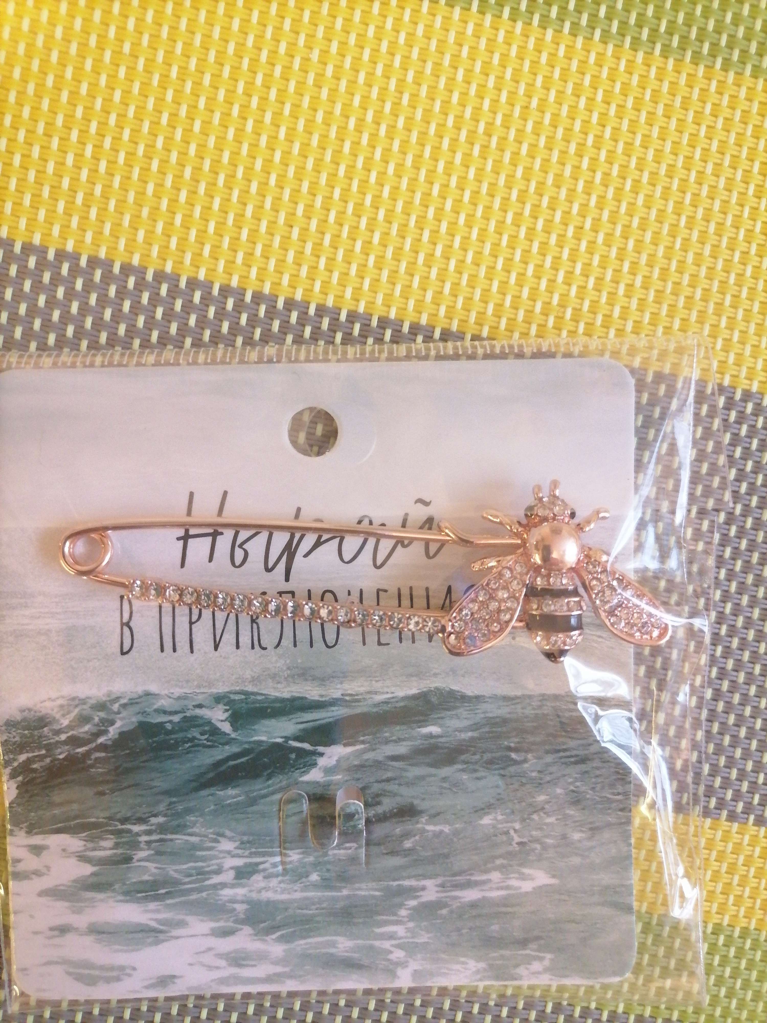 Фотография покупателя товара Булавка «Пчела» со стразами, 6.5 см, чёрно-белая в розовом золоте - Фото 1