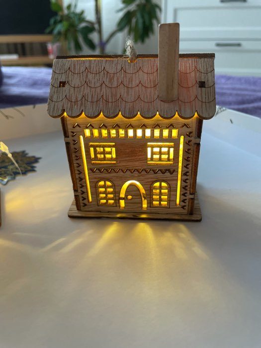 Фотография покупателя товара Ёлочная игрушка «Резной домик», 9х5х7 см, 1 LED, от батареек, свечение тёплое белое - Фото 17