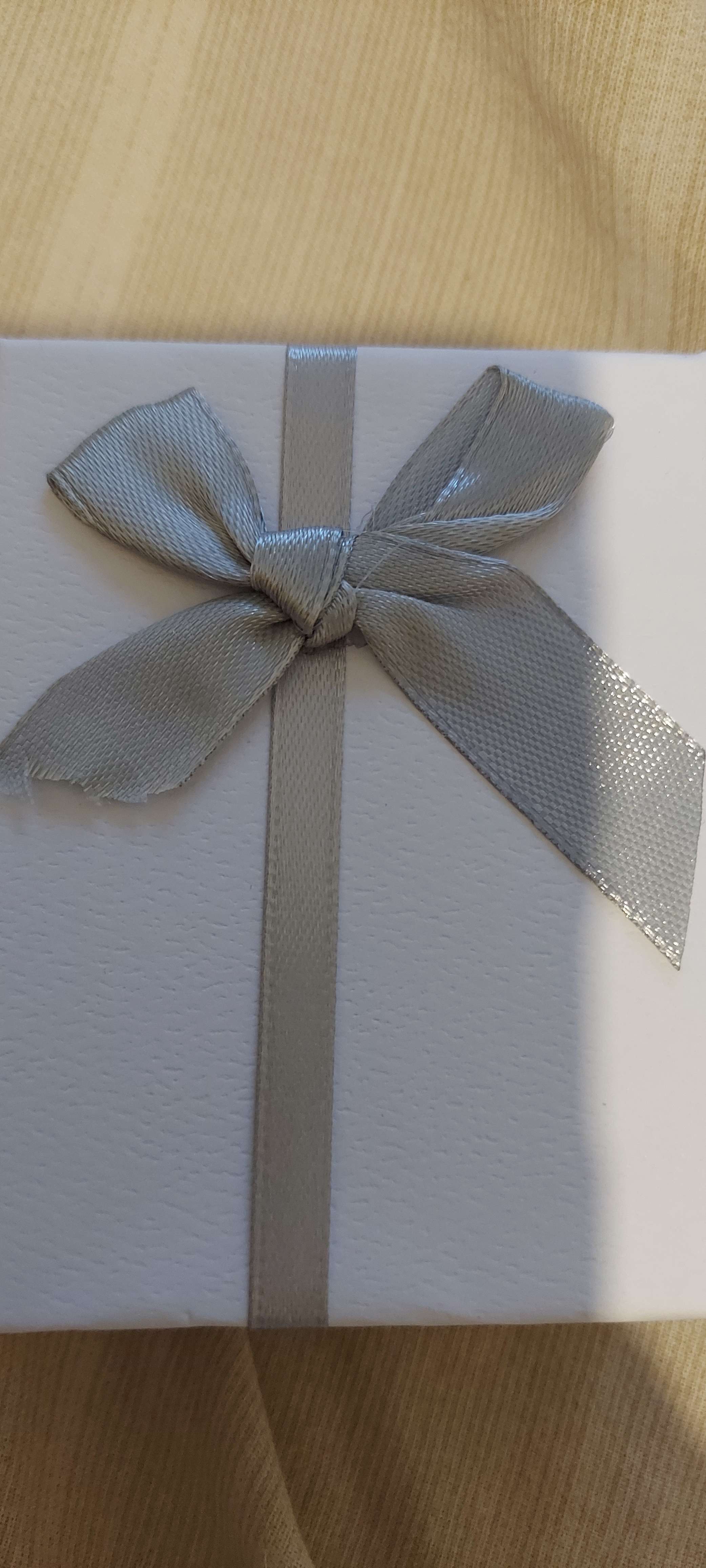 Фотография покупателя товара Коробочка подарочная под набор «Бантик» минимализм, 7×9 (размер полезной части 6,5×8,5 см), цвет МИКС - Фото 9
