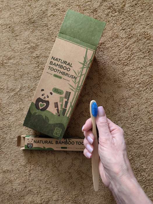 Фотография покупателя товара Зубная щетка бамбуковая средняя 10 штук, микс цветов - Фото 1