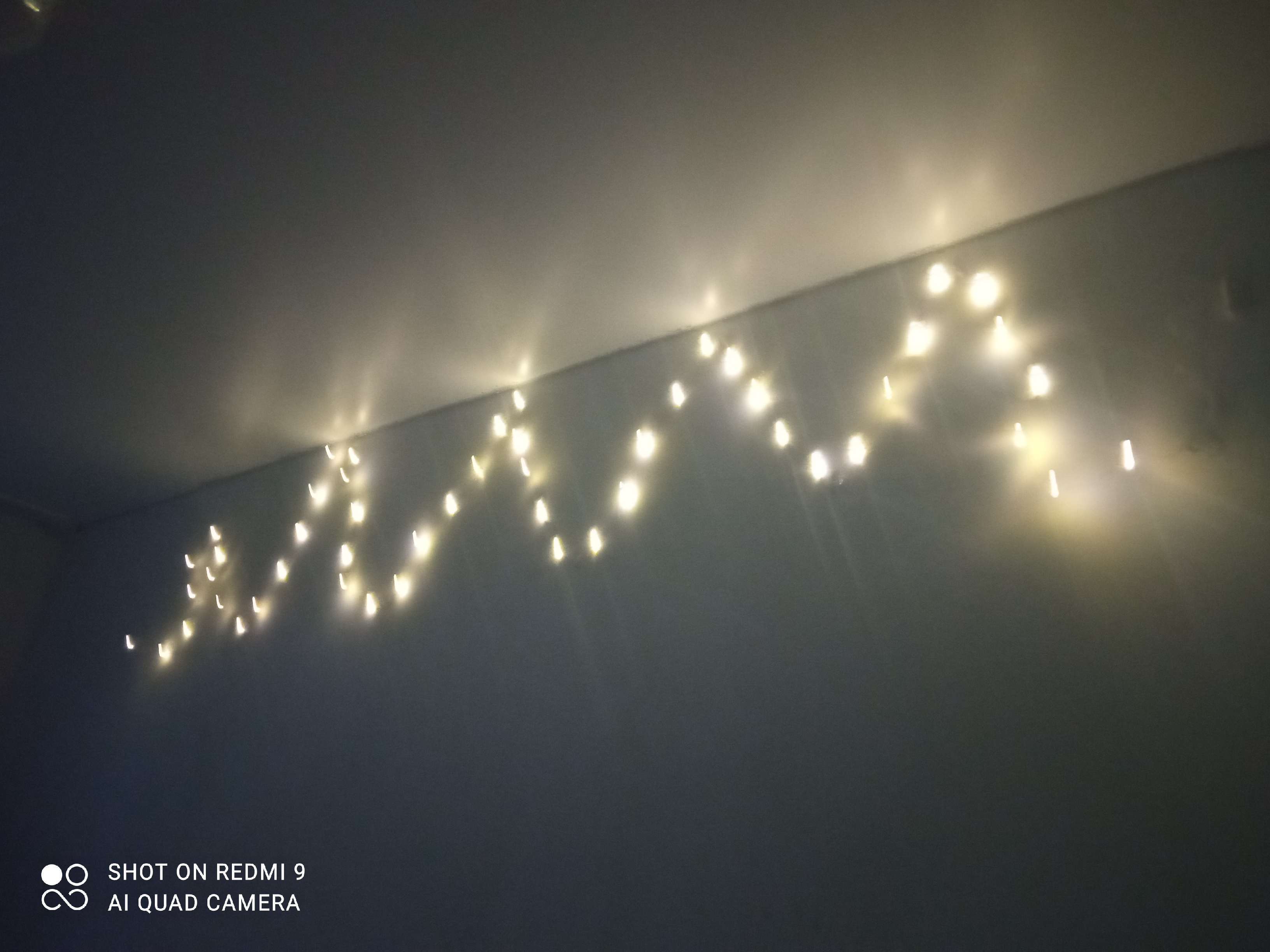 Фотография покупателя товара Гирлянда «Нить» 5 м роса, IP20, серебристая нить, 50 LED, свечение тёплое белое, CR2032х2
