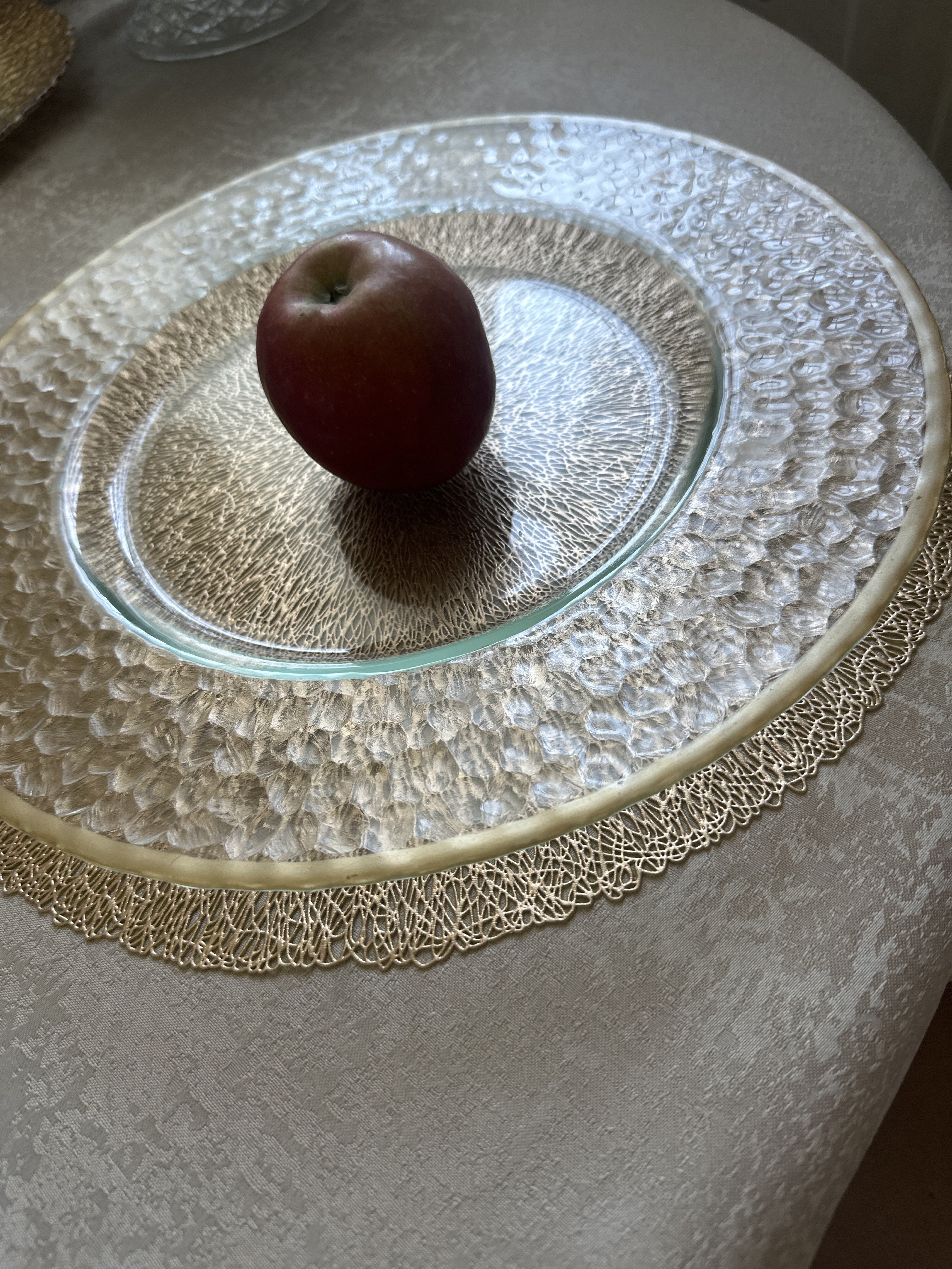 Фотография покупателя товара Салфетки сервировочные на стол Доляна «Соломка», d=38 см, 4 шт., золотые - Фото 1