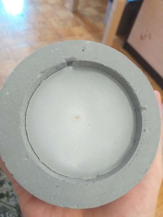 Фотография покупателя товара Свеча ароматическая в бетоне "Полусфера", 9х4 см, белый, жасмин - Фото 3