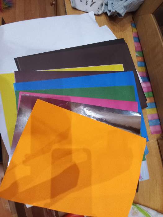 Фотография покупателя товара Бумага цветная самоклеящаяся, А4, 10 листов, 10 цветов, мелованная, односторонняя, в папке, 80 г/м², Щенячий патруль
