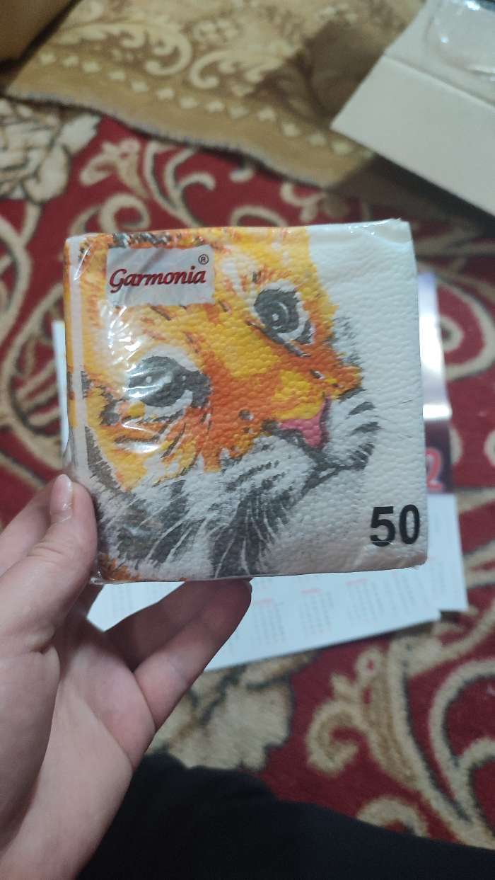 Фотография покупателя товара Салфетки бумажные "Гармония цвета", 24х24 см, 50 шт, с рисунком "Тигр" - Фото 10