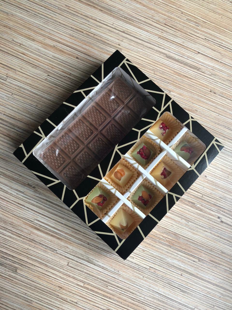 Фотография покупателя товара Коробка под 8 конфет + шоколад, с окном, геометрия, черно-белая, 17,7 х 17,85 х 3,85 см - Фото 7