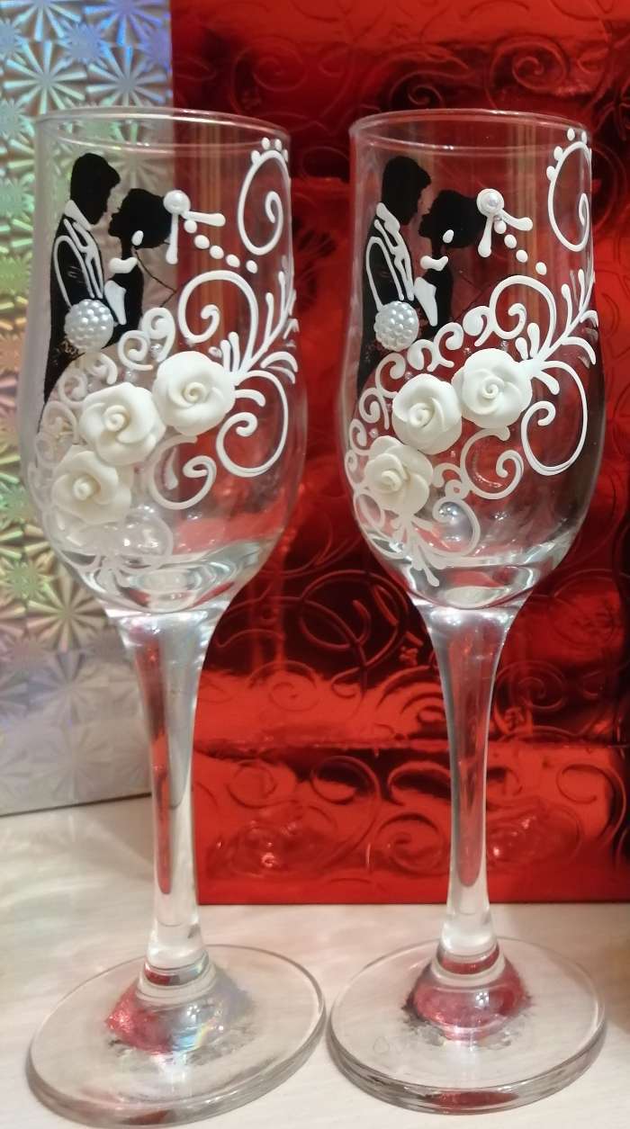 Фотография покупателя товара Набор свадебных бокалов «Жених и невеста» с лепкой, 200 мл, чёрно-белый - Фото 1