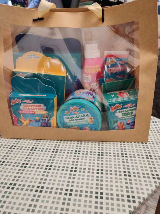 Фотография покупателя товара Пакет подарочный с PVC окном, «Сирень», 31×11×26 см - Фото 1