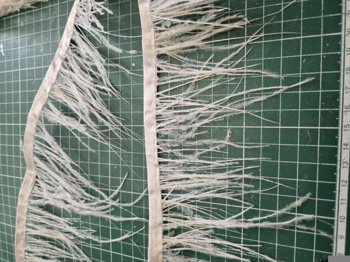 Фотография покупателя товара Перья декоративные на ленте, цв. белый 10 м +/- 0,5 м, шир 8-10 см - Фото 2