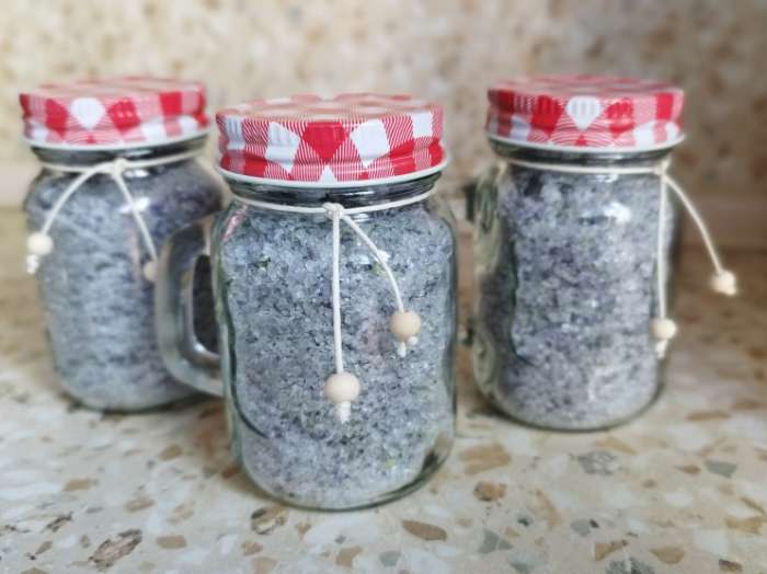 Фотография покупателя товара Банка для хранения сыпучих «Баночка», 100 мл, с металлической крышкой, стекло, МИКС - Фото 1