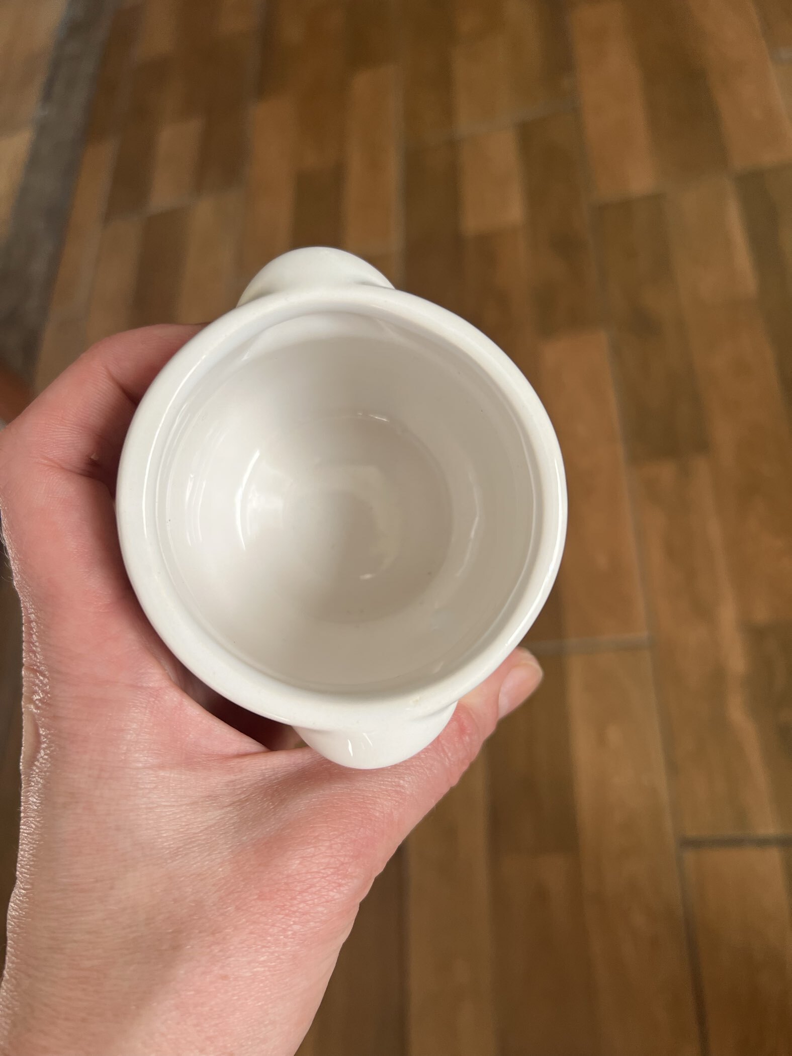 Фотография покупателя товара Декоративное кашпо для цветов «Горшочек», 50 мл, 7.5×7.5×6 см, керамическое, белое - Фото 7