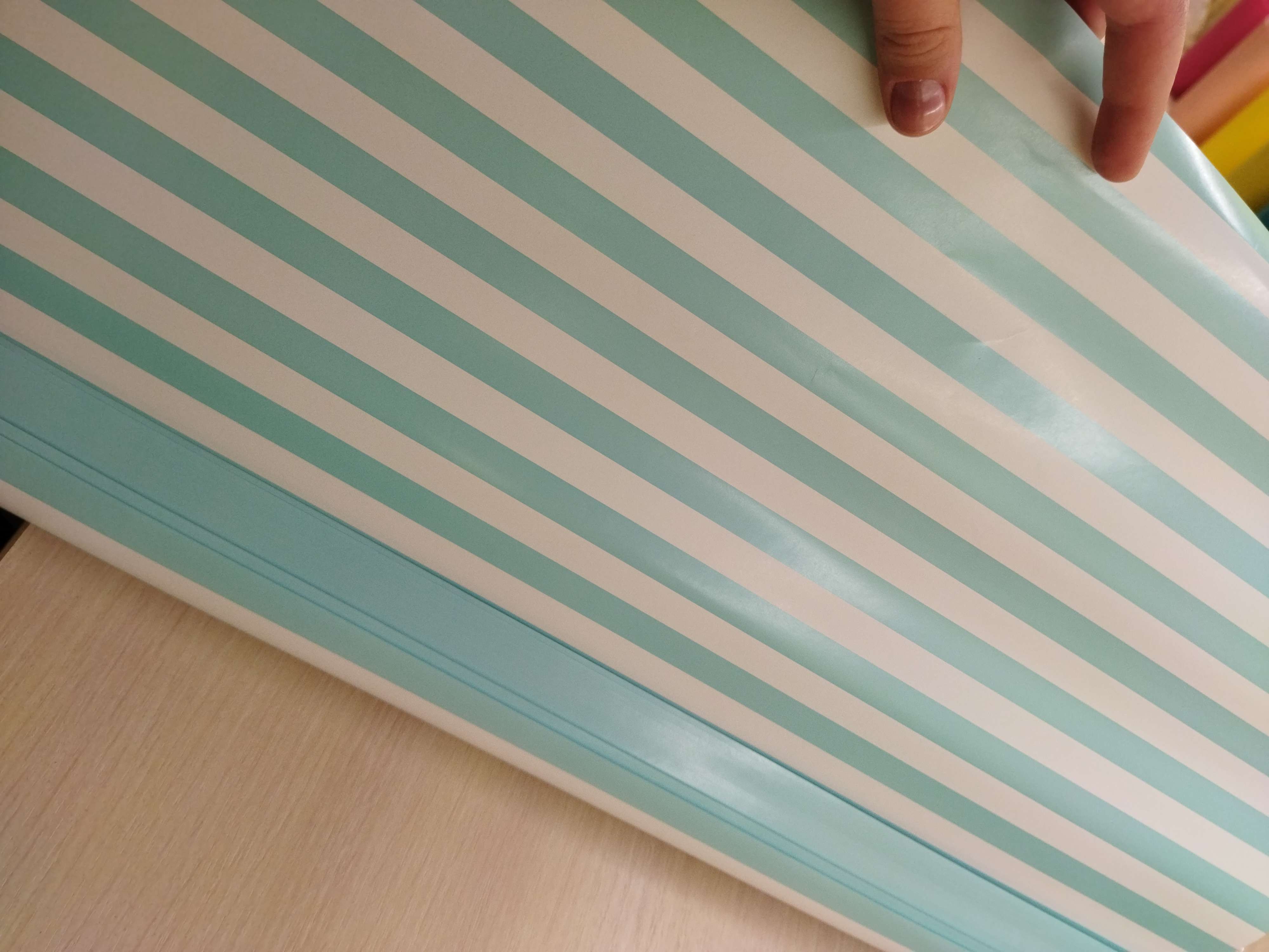 Фотография покупателя товара Бумага глянцевая, полоски, 49 х 70 см, ярко - голубая