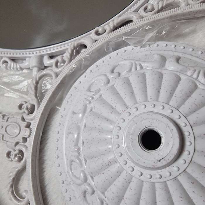 Фотография покупателя товара Зеркало декоративное, с увеличением х2, двустороннее, 16.5×24.5 см, (11×15.5 см), белое - Фото 2