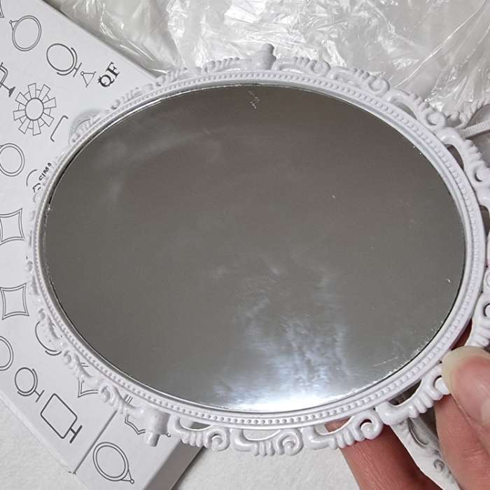 Фотография покупателя товара Зеркало декоративное, с увеличением х2, двустороннее, 16.5×24.5 см, (11×15.5 см), белое - Фото 3