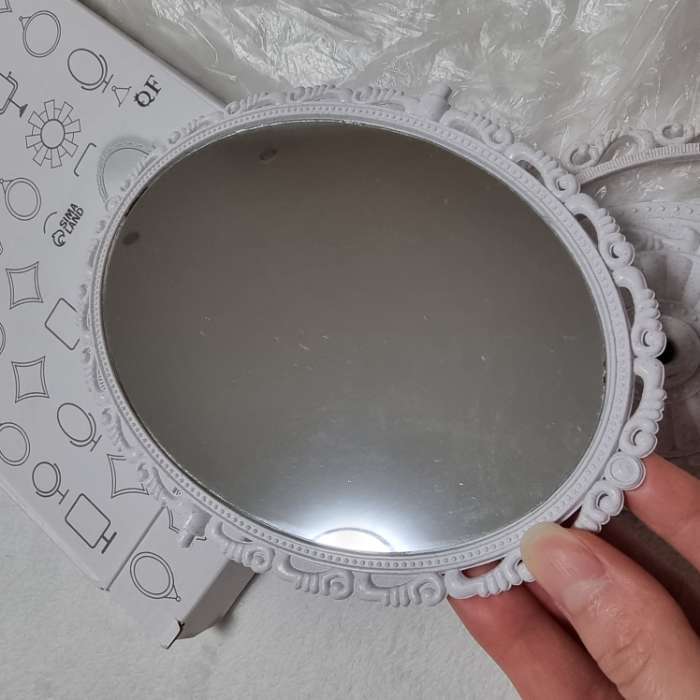 Фотография покупателя товара Зеркало декоративное, с увеличением х2, двустороннее, 16.5×24.5 см, (11×15.5 см), белое - Фото 4