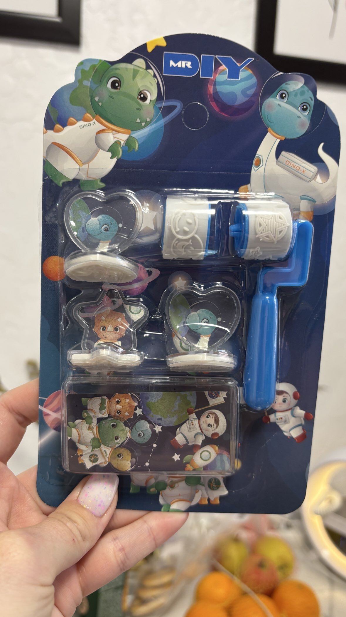 Фотография покупателя товара УЦЕНКА Печать цветная «Динозавры», набор 3 шт., ролик-печать с 2 насадками, штемпельная подушка - Фото 3