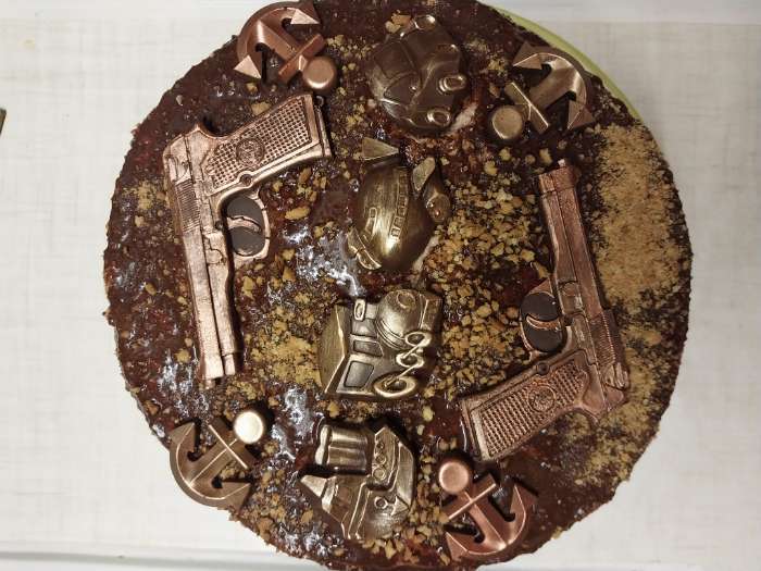 Фотография покупателя товара Форма для мармелада и шоколада Доляна «Машинки», силикон, 21×11 см, 8 ячеек (4.3×3.5 см), коричневая - Фото 3