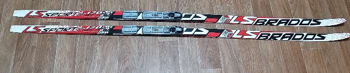 Фотография покупателя товара Комплект лыжный: пластиковые лыжи 190 см с насечкой, стеклопластиковые палки 150 см, крепления NNN, цвета МИКС - Фото 5