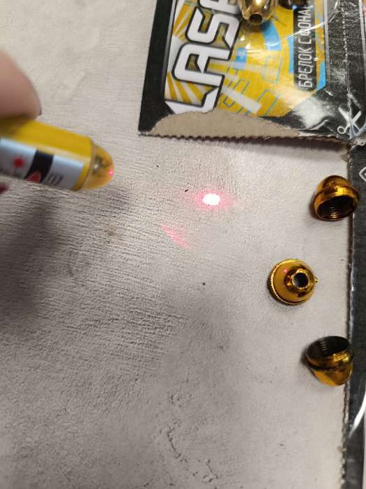 Фотография покупателя товара Лазер-фонарик с 5 насадками на кольце, МИКС - Фото 2