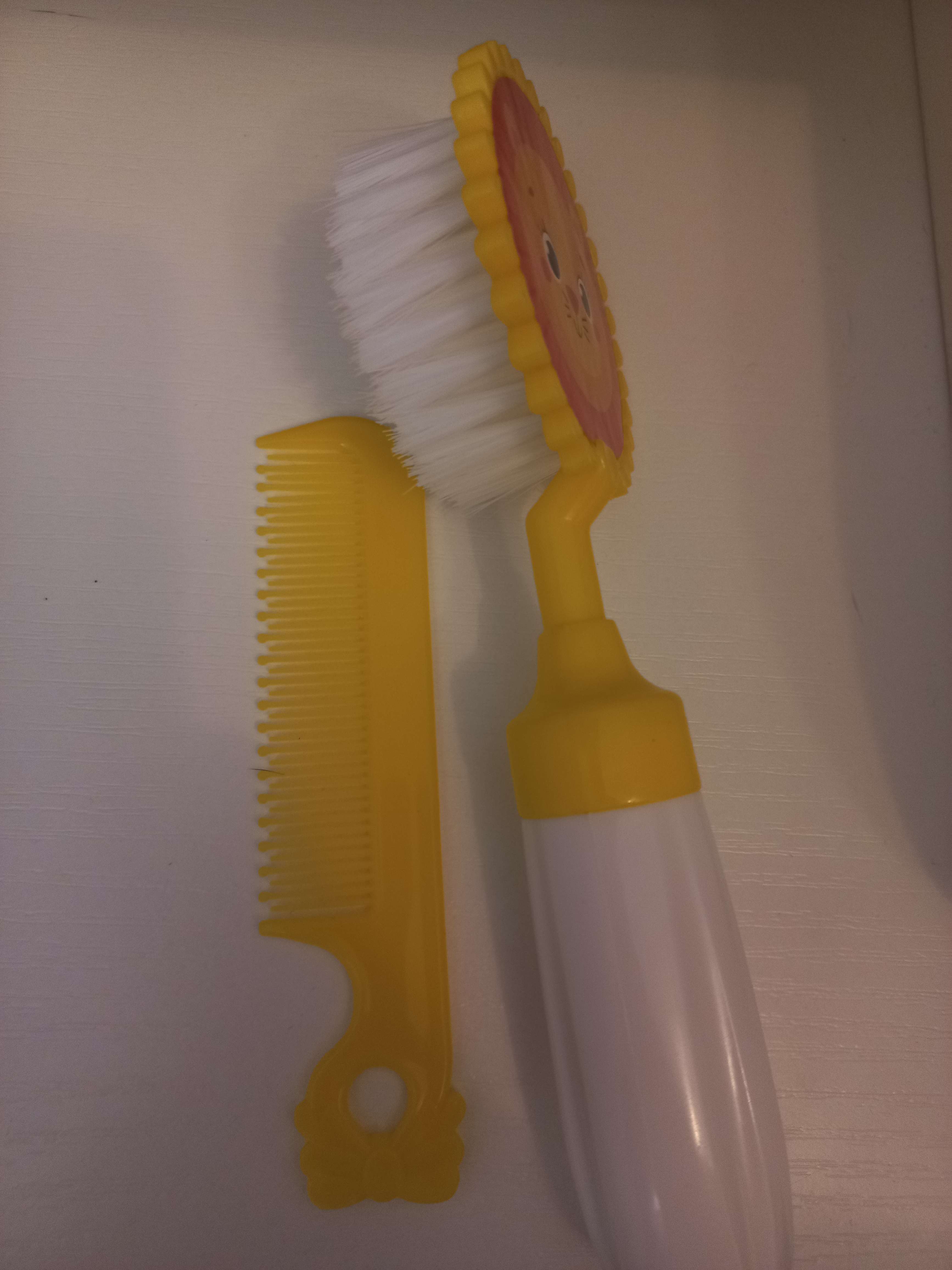 Фотография покупателя товара Набор расчёсок с погремушкой «Мяу», 2 предмета: расчёска с зубчиками + щётка, МИКС - Фото 1