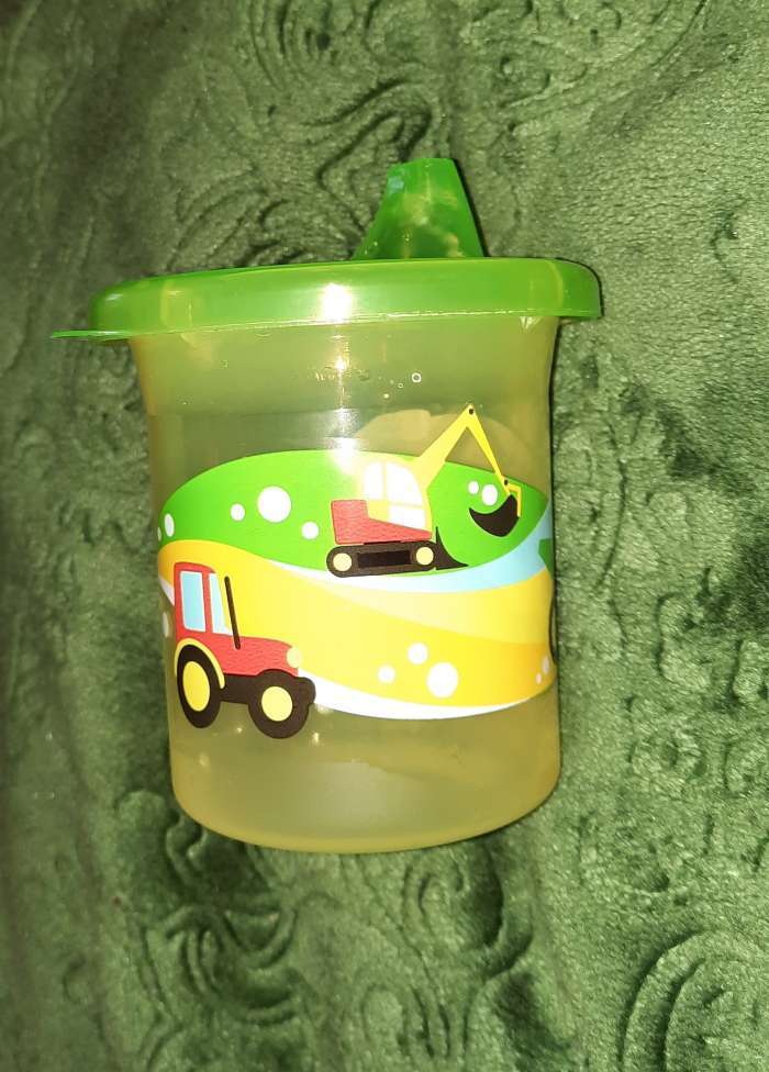 Фотография покупателя товара Поильник детский «Транспорт» с твёрдым носиком 200 мл, цвет желтый/зеленый - Фото 1