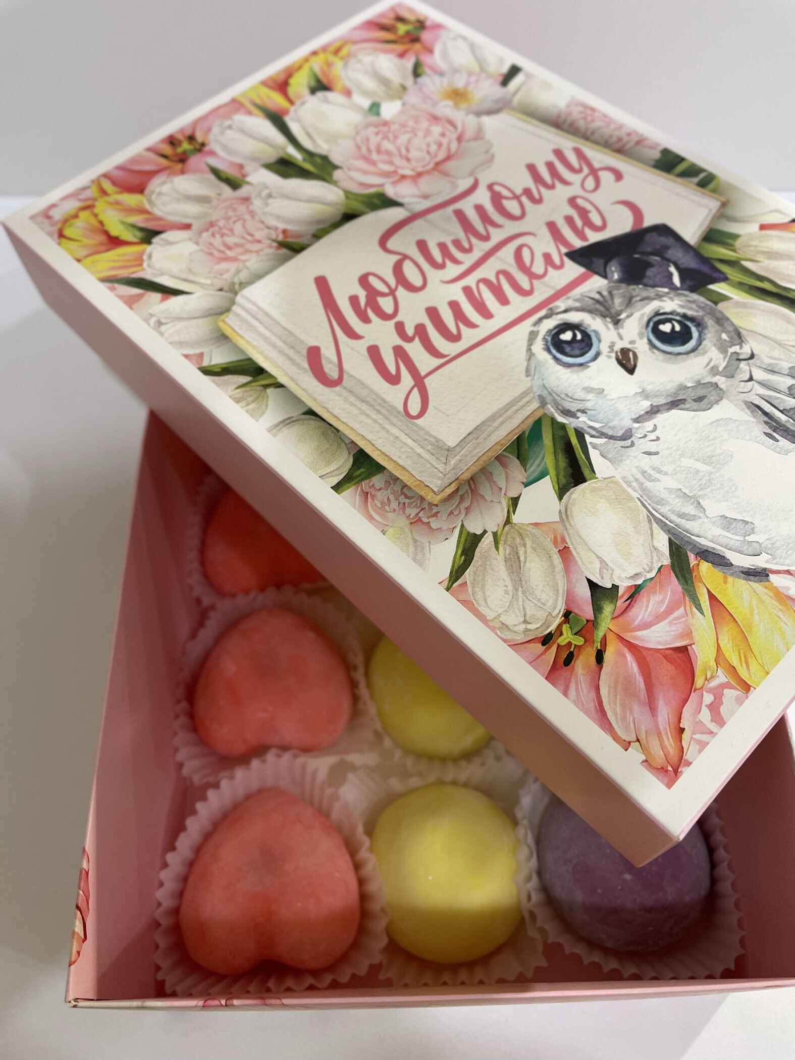 Фотография покупателя товара Коробка подарочная складная «Лучшему мужчине», 30×20×9 см - Фото 1