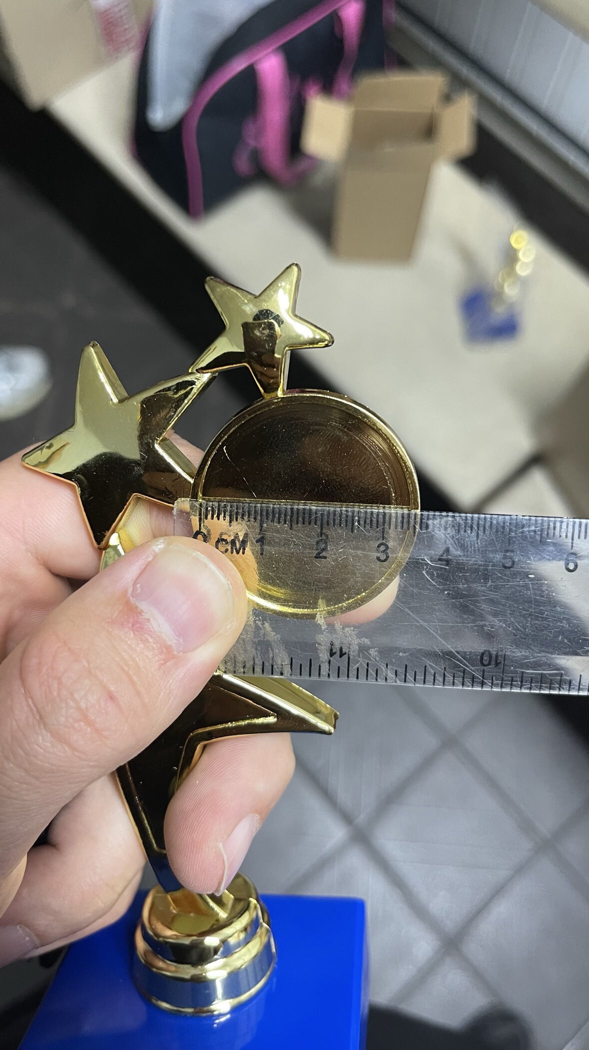 Фотография покупателя товара Кубок, наградная фигура под нанесение «Три звезды», золото, подставка пластик синяя, 15.5 см - Фото 1