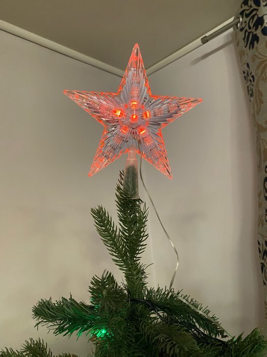 Фотография покупателя товара Светодиодная верхушка на ёлку «Звезда белая» 18 см, 20 LED, провод 2 метра, 220 В, свечение мульти - Фото 15