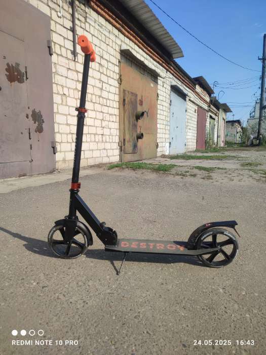 Фотография покупателя товара Самокат городской GRAFFITI City 200, складной, колёса PU 200 мм, ABEC 7 Carbon, чёрный - Фото 3