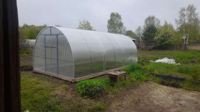 Фотография покупателя товара Теплица (каркас), 4×3×2 м, металл, профиль 20×20 мм, шаг дуги 1 м, без поликарбоната - Фото 3